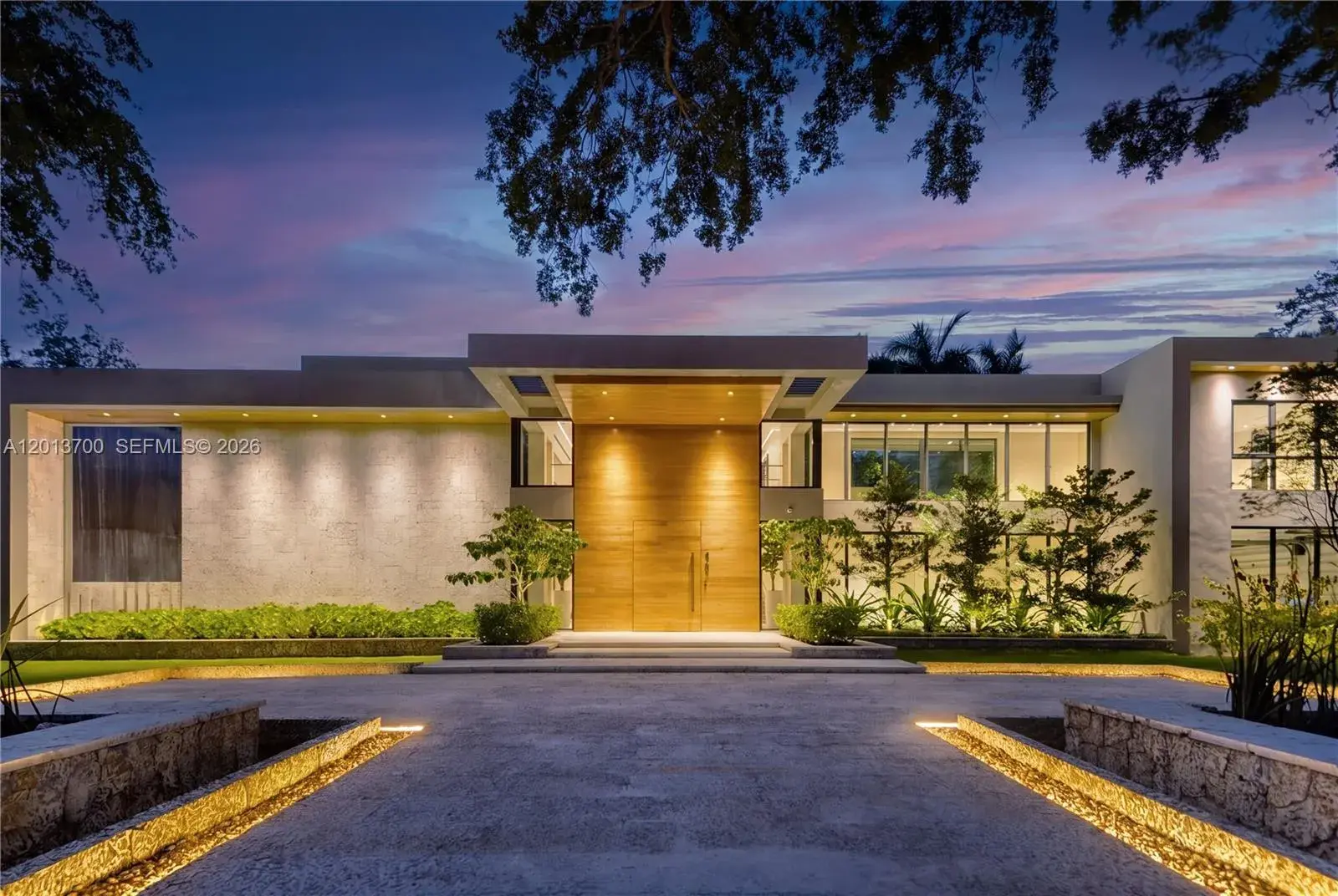 6701 SW 101 St, Pinecrest FL 33156