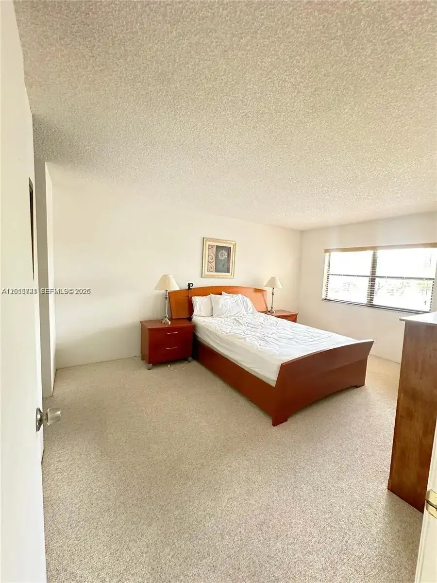 240 Lakeview Dr # 212, Weston FL 33326 photo 5