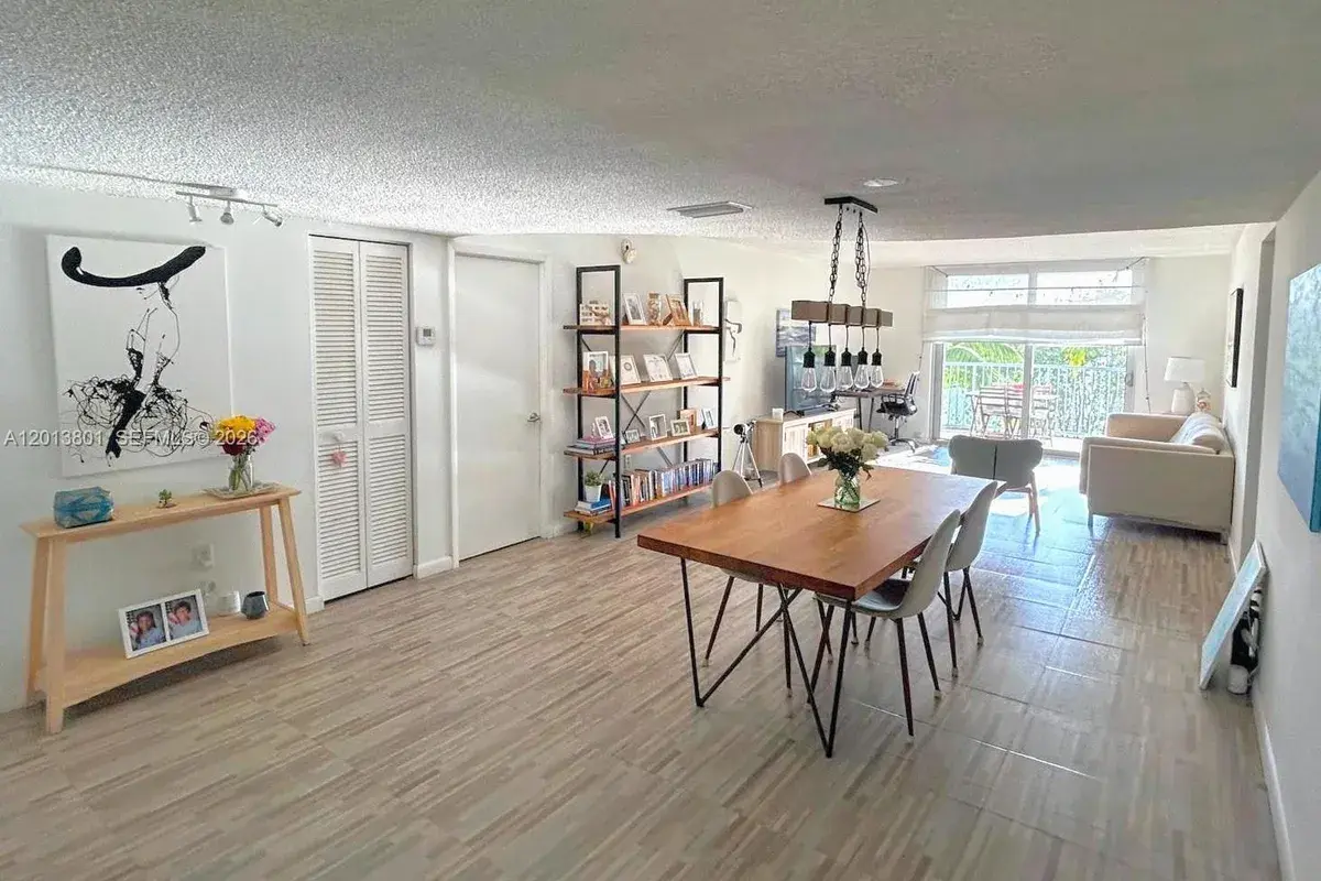 210 SeaView Dr # 405, Key Biscayne FL 33149