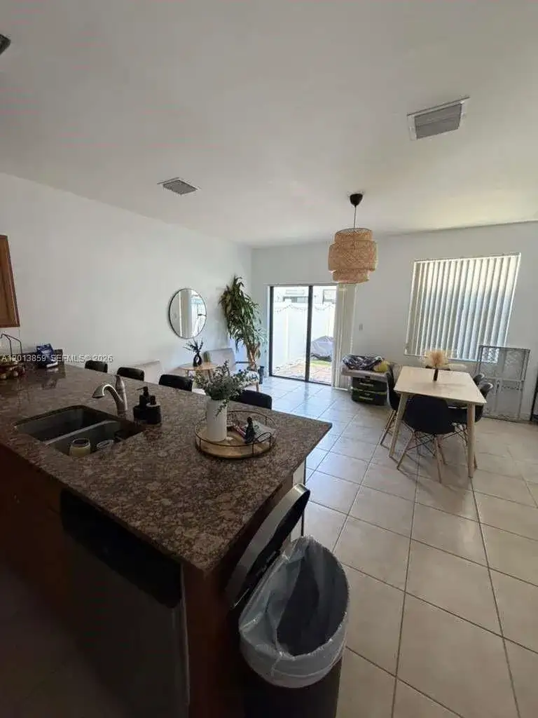 9337 W 33rd Way, Hialeah FL 33018 photo 2