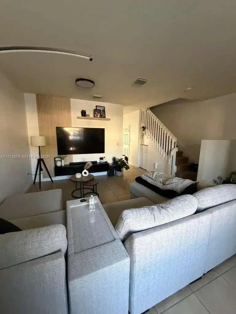 9337 W 33rd Way, Hialeah FL 33018 photo 5
