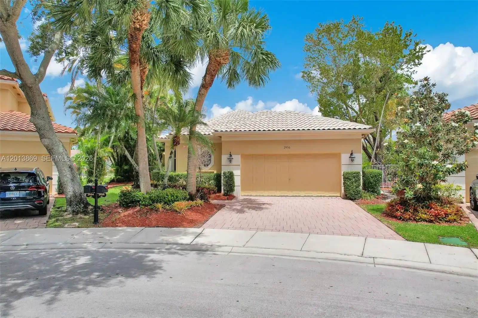 2456 Bay Isle Court, Weston FL 33327