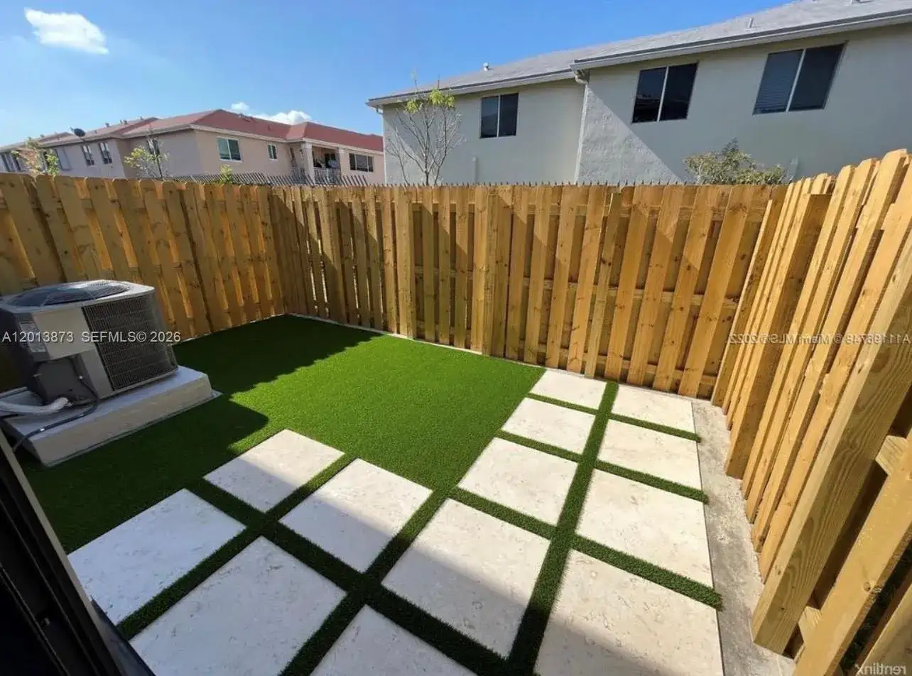 929 NE 211th St, Miami FL 33179 photo 3