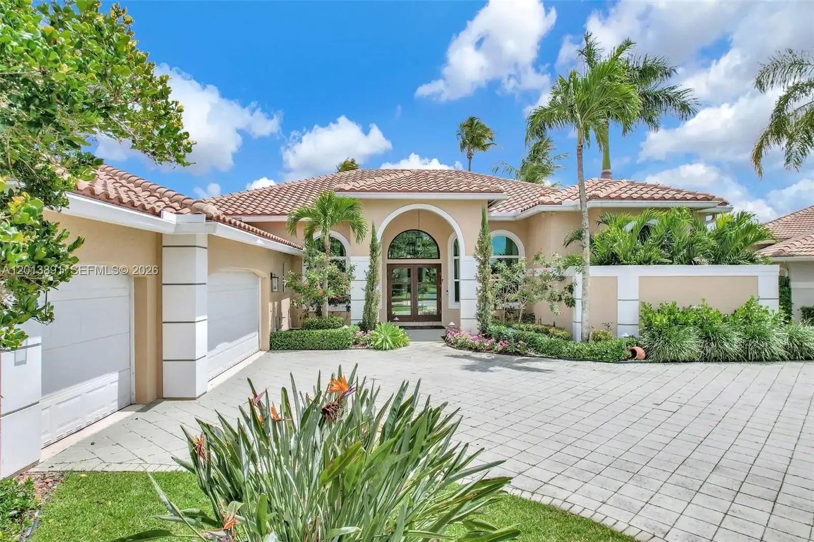 2715 Edgewater Court, Weston FL 33332