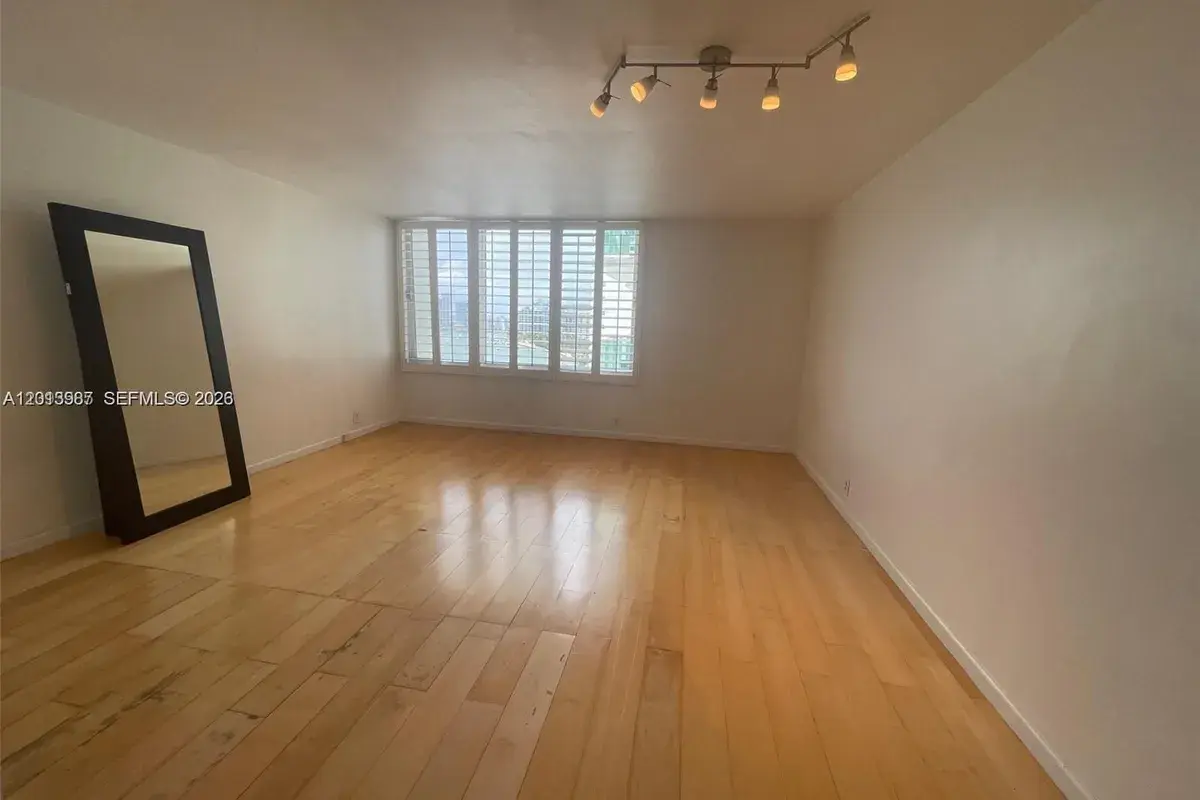 1000 West Ave # 1122, Miami Beach FL 33139