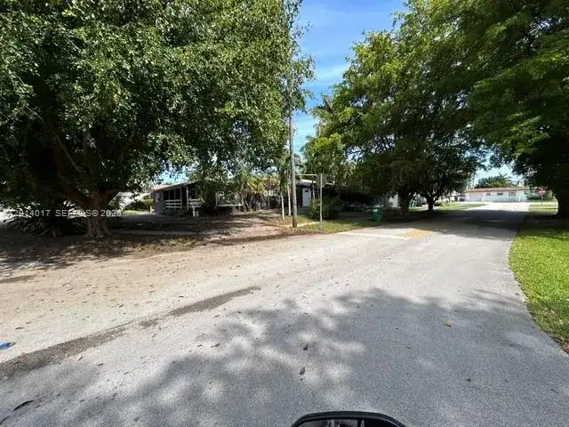 335 NE 114th St, Miami FL 33161 photo 3