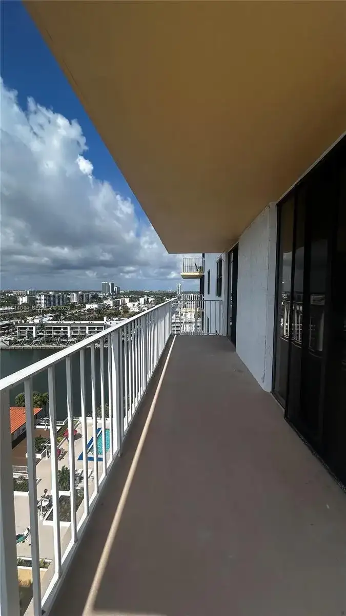 290 174 ST # 1519, Sunny Isles Beach FL 33160 photo 4