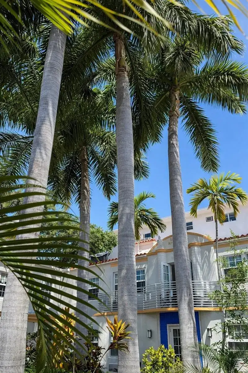 439 15th St # 11, Miami Beach FL 33139 photo 2