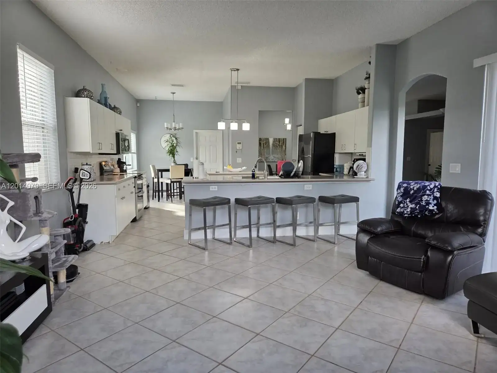 1101 NW 180th Ave, Pembroke Pines FL 33029 photo 4