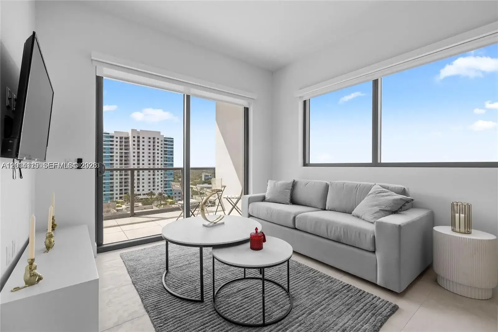 239 SW 9th St # 1502, Miami FL 33130 photo 3