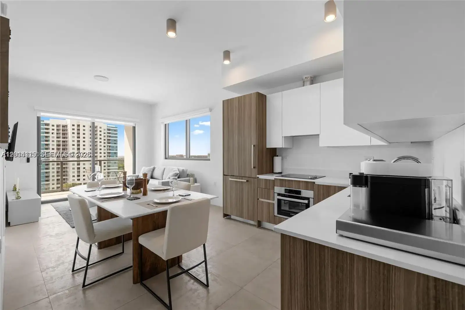 239 SW 9th St # 1502, Miami FL 33130 photo 4