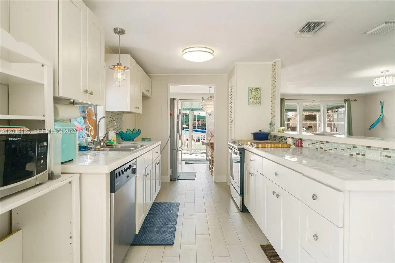 205 Humpty Dumpty Dr, Key Largo FL 33037 photo 4