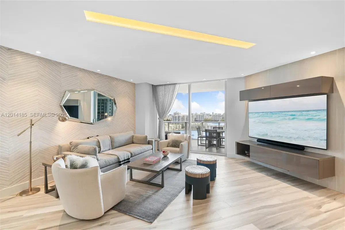 17111 Biscayne Blvd # 2107, North Miami Beach FL 33160