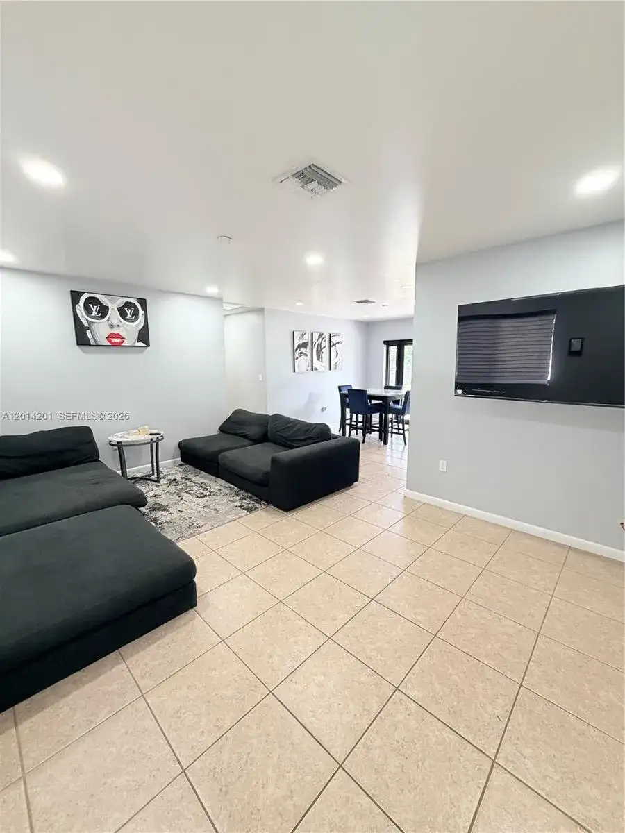 1410 NW 199TH St, Miami Gardens FL 33169 photo 3