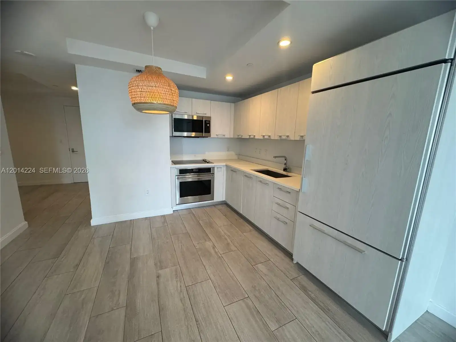 45 SW 9th St # 1104, Miami FL 33130 photo 2