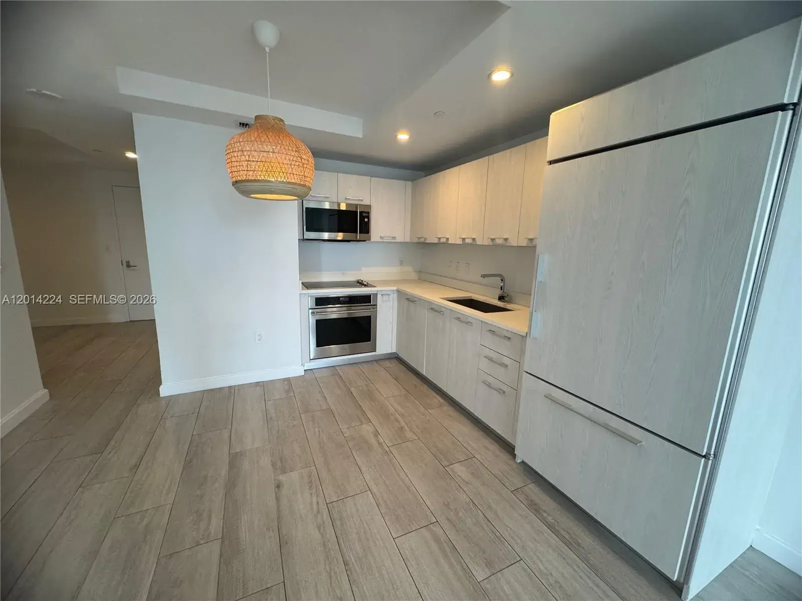 45 SW 9th St # 1104, Miami FL 33130