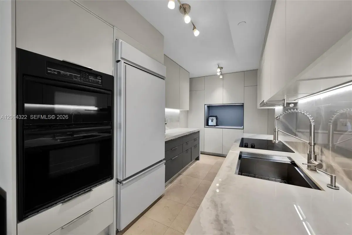 1800 S Ocean Dr # 2007, Hallandale Beach FL 33009