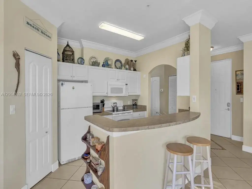 5035 Fairways Cir # 305, Vero Beach FL 32967 photo 3