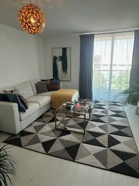 1 bedroom 1 bath Residential for sale at 1035 West Ave # 602, Miami Beach FL 33139
