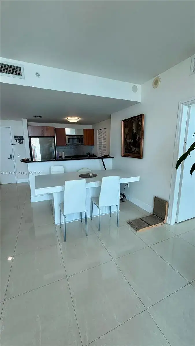 300 S Biscayne Blvd # 3212, Miami FL 33131 photo 4
