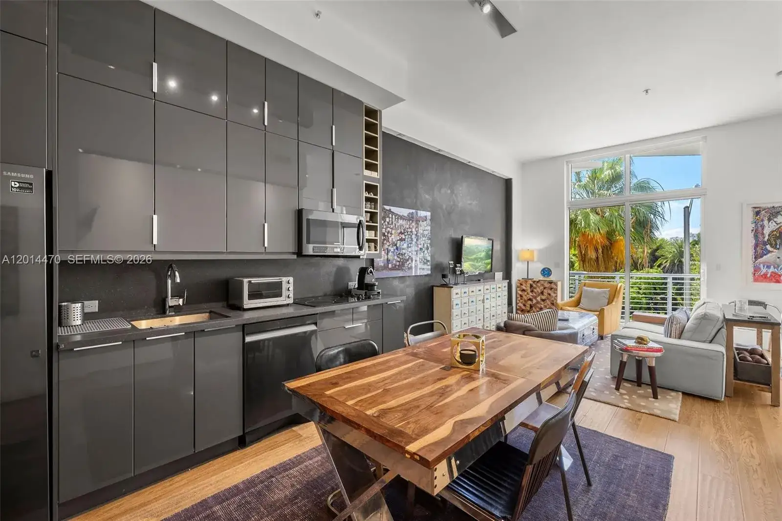 2 bedroom 2 bath Residential for sale at 2001 Meridian Ave # 404, Miami Beach FL 33139