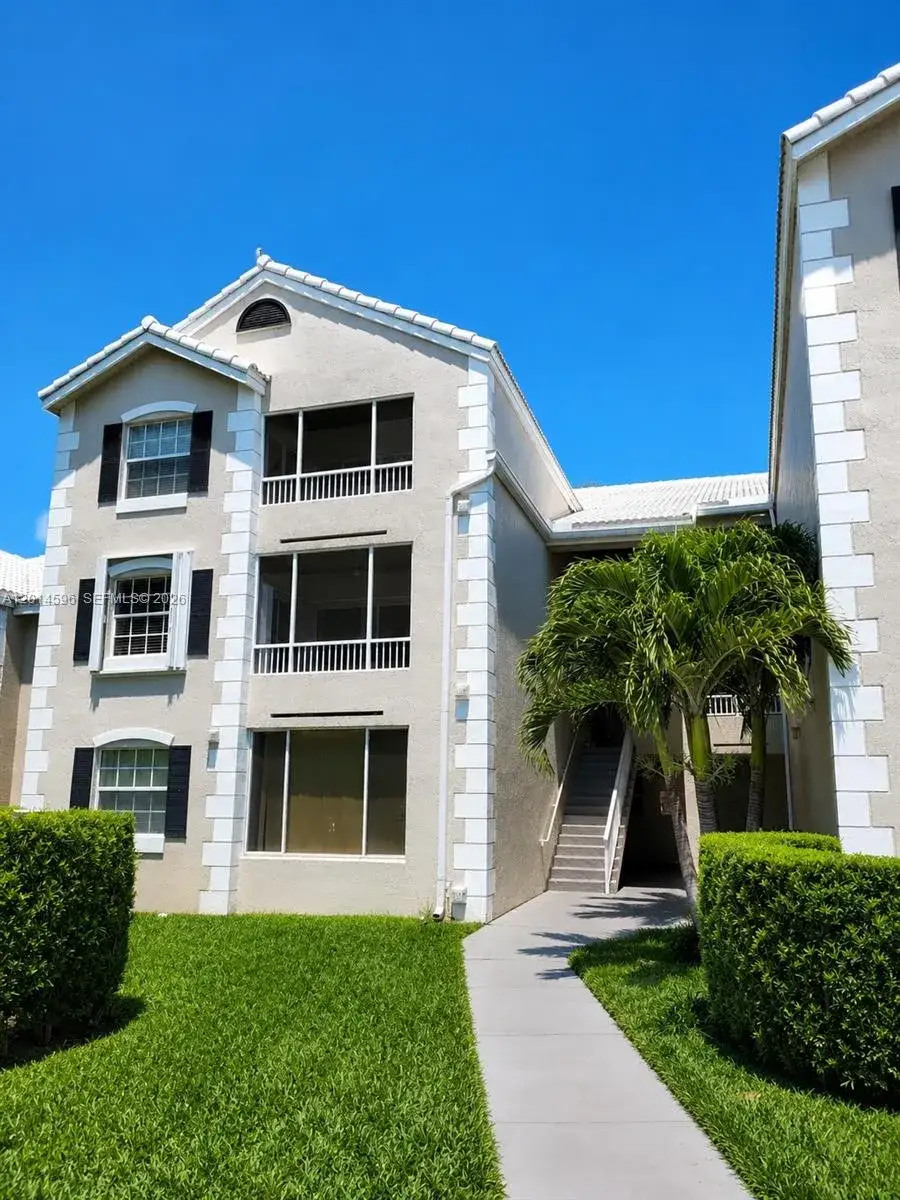 2890 N Oakland Forest Dr # 203, Oakland Park FL 33309