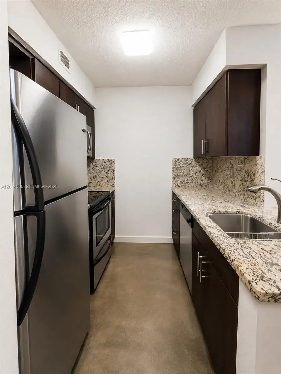 2890 N Oakland Forest Dr # 203, Oakland Park FL 33309 photo 3