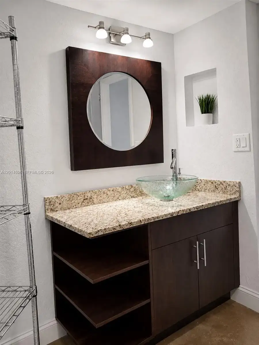 2890 N Oakland Forest Dr # 203, Oakland Park FL 33309 photo 5