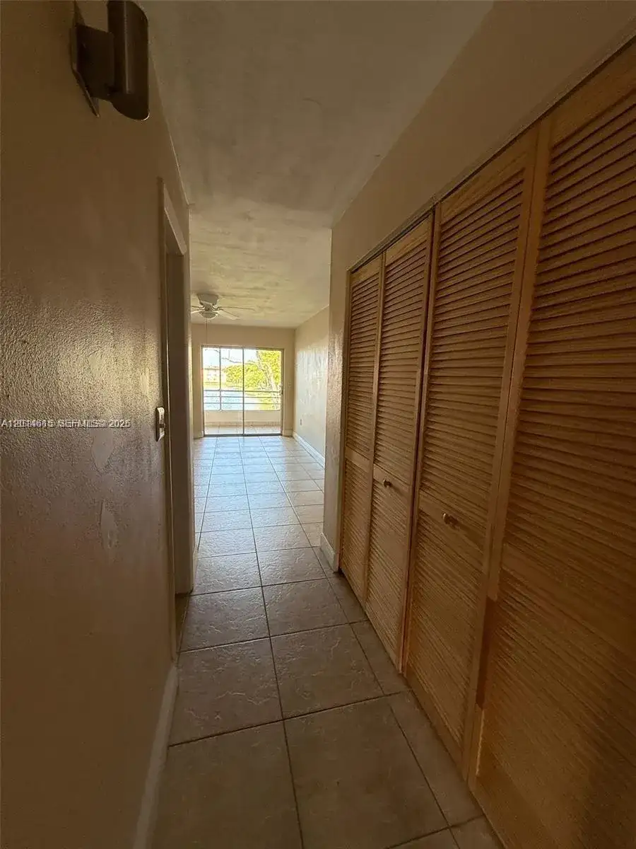 18707 NE 2nd Ave # 918, Miami FL 33179 photo 3