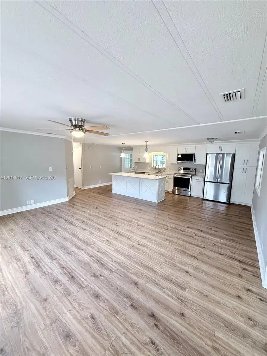 318 N FOREST BLVD, Other City - In The State Of Florida FL 32746 photo 5
