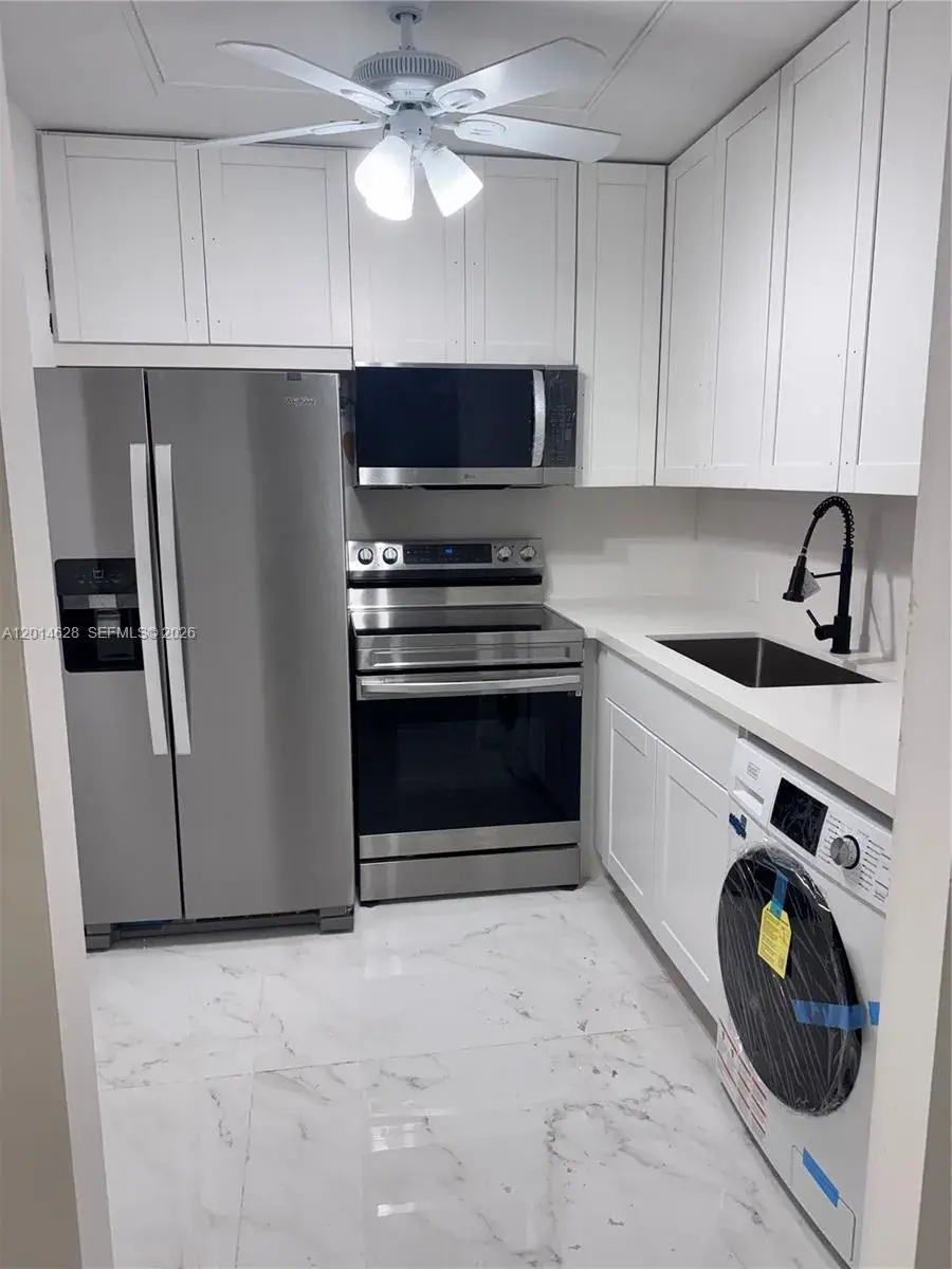 272 Dorset # G, Boca Raton FL 33434