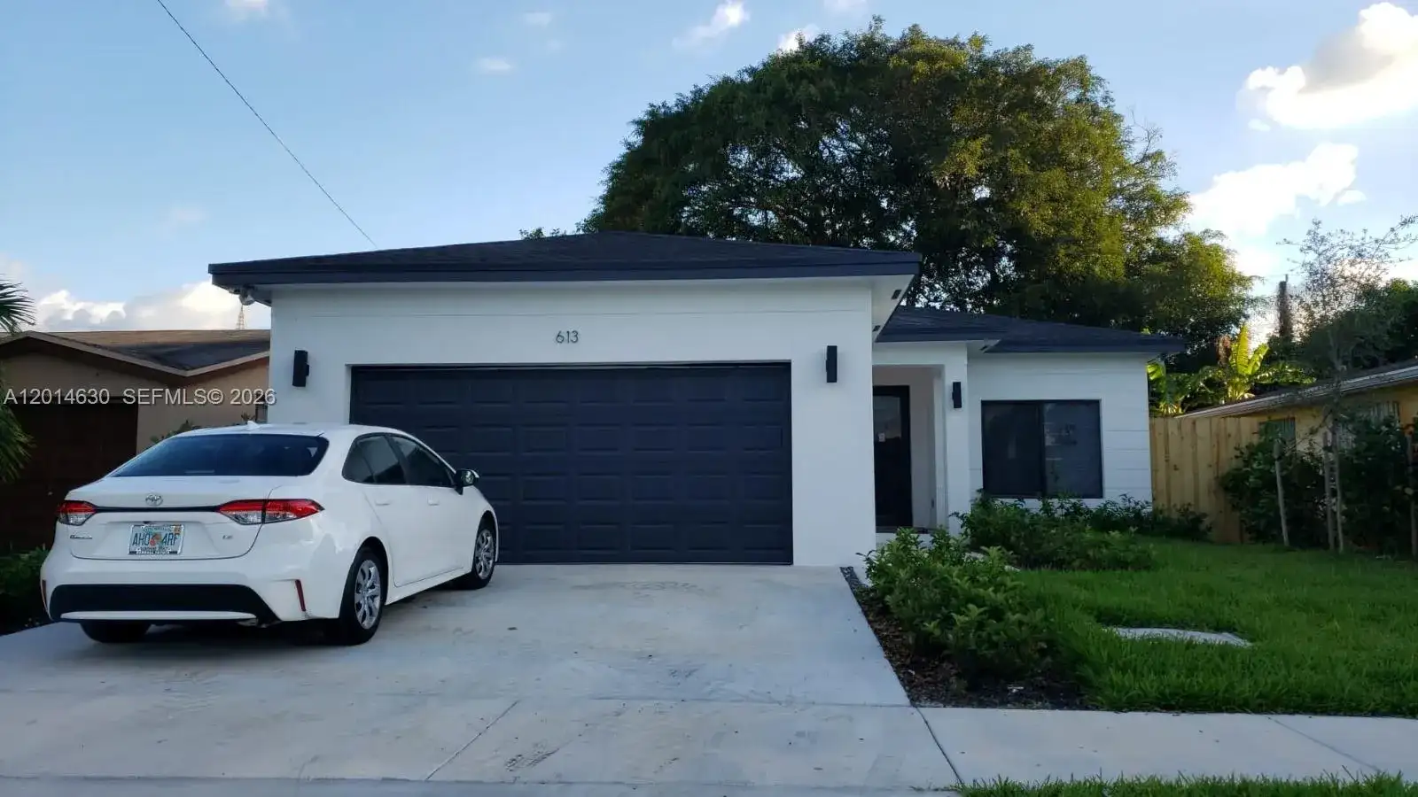 613 NW 10th St, Hallandale Beach FL 33009 photo 2