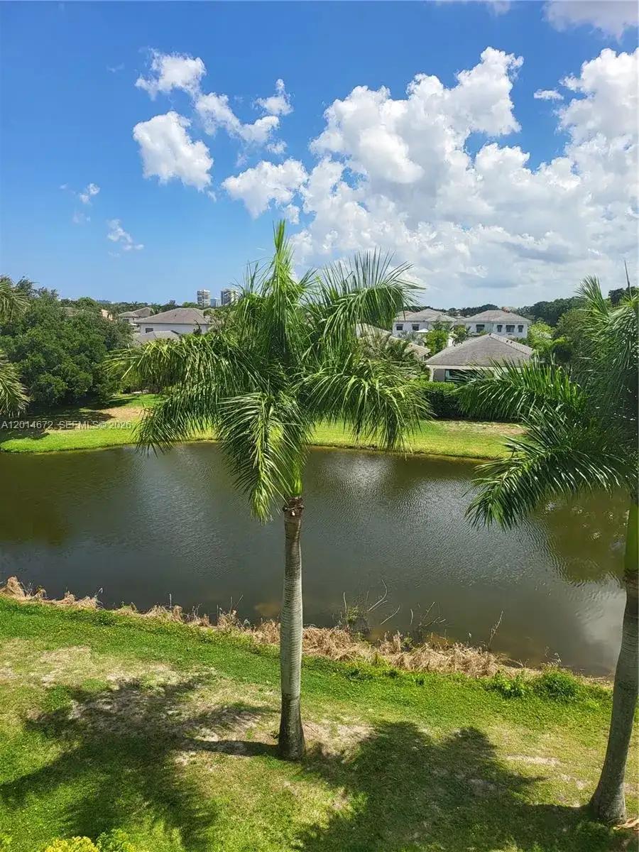3640 Whitehall Dr # 406, West Palm Beach FL 33401 photo 3