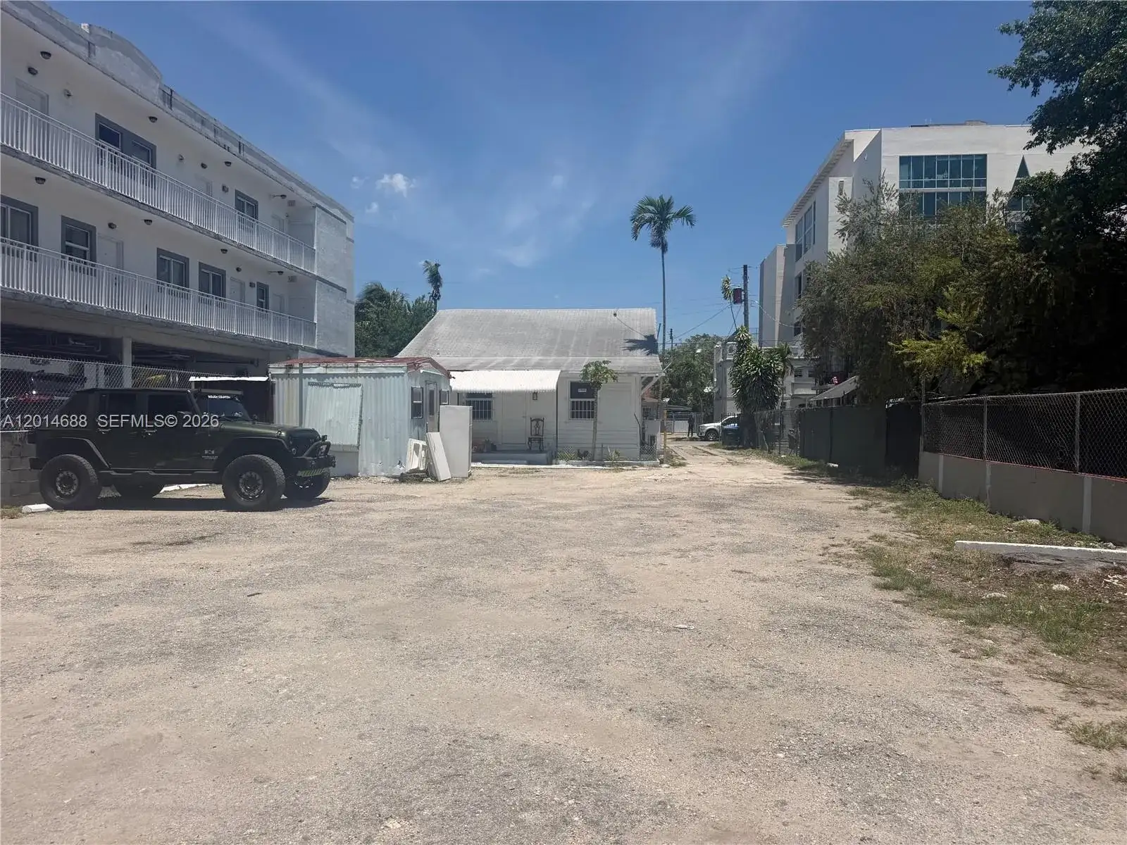 1236 NW 5th St, Miami FL 33125 photo 3