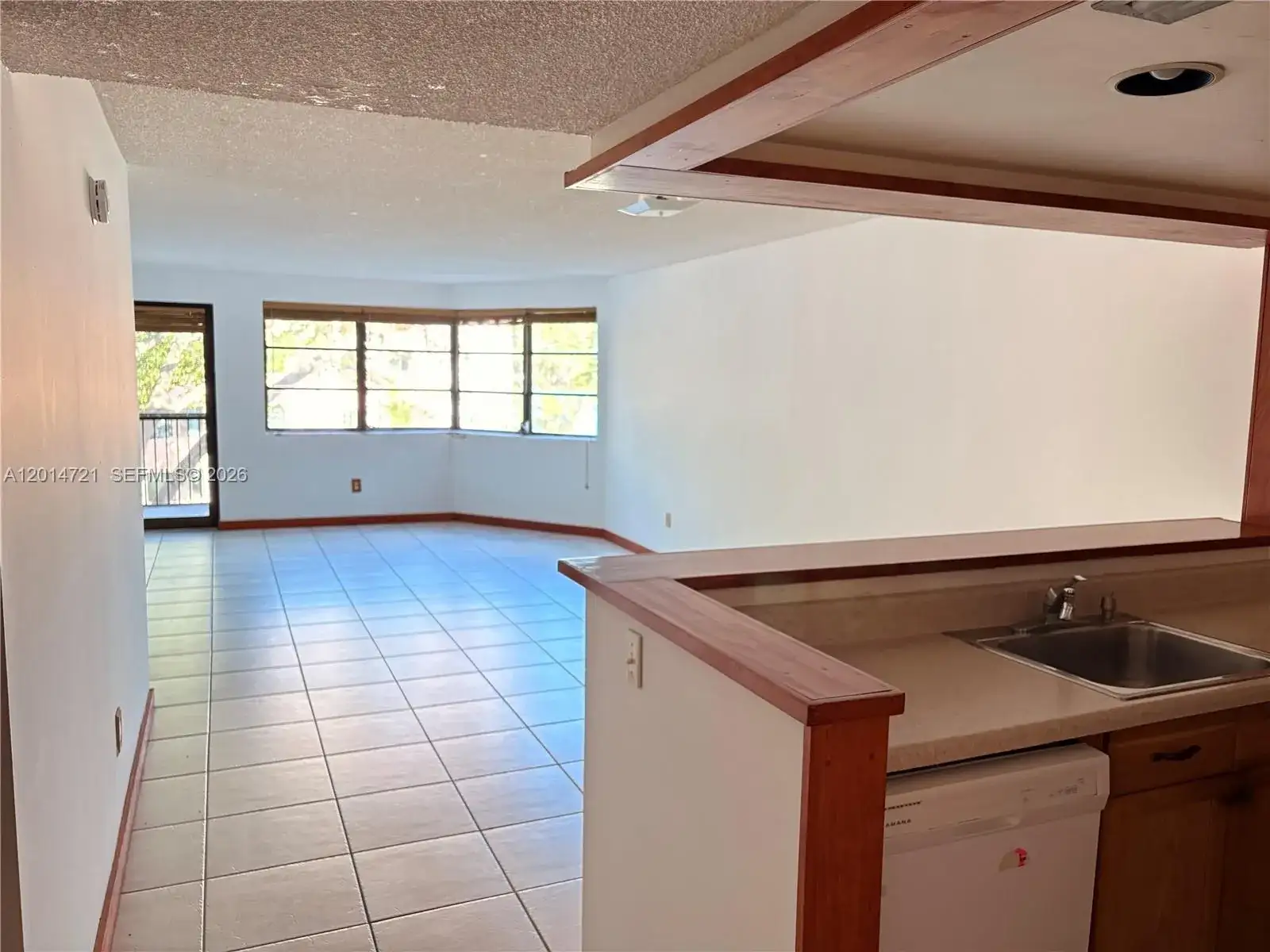 20860 San Simeon Way # 6, Miami FL 33179 photo 2