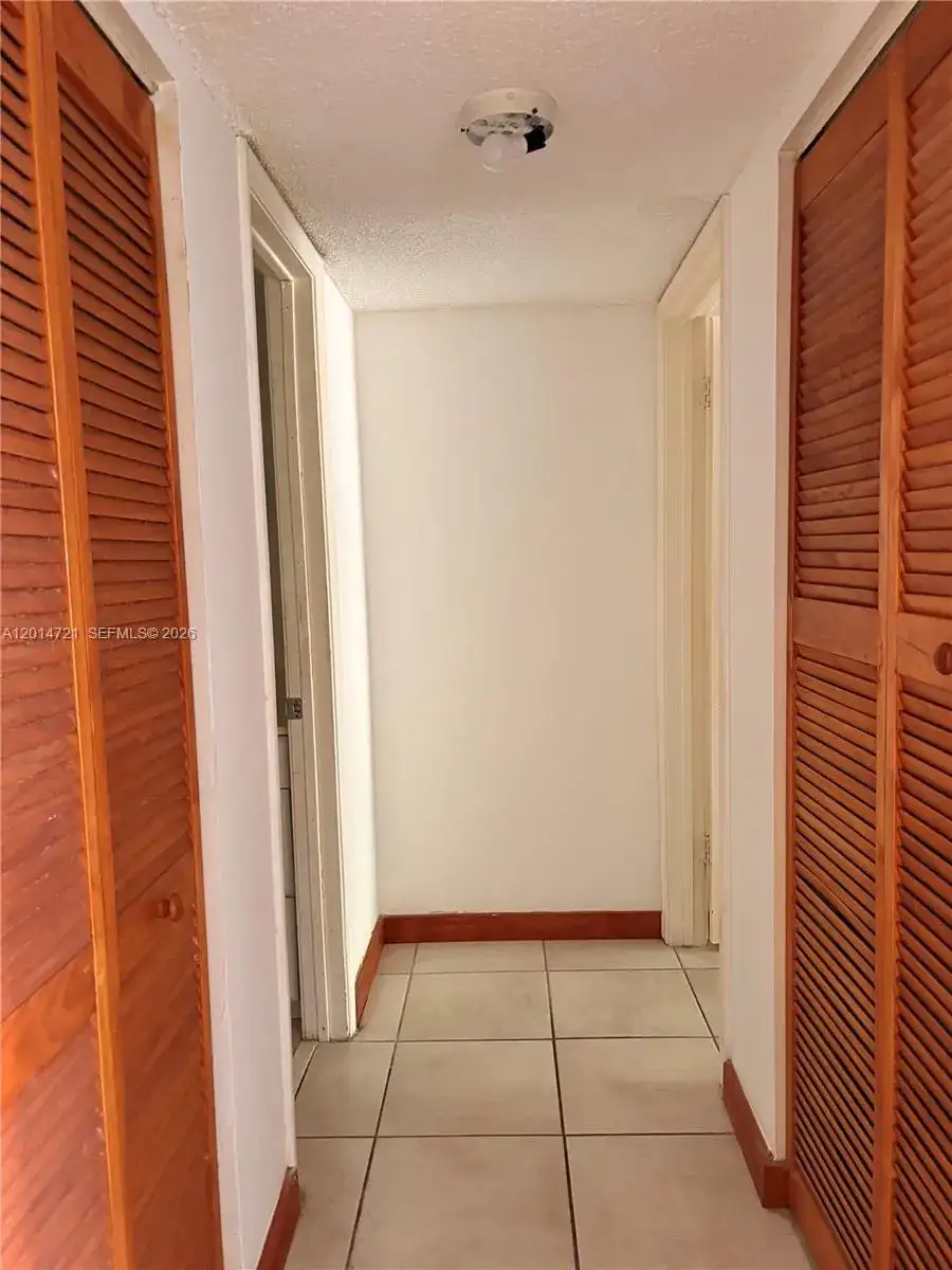 20860 San Simeon Way # 6, Miami FL 33179 photo 3
