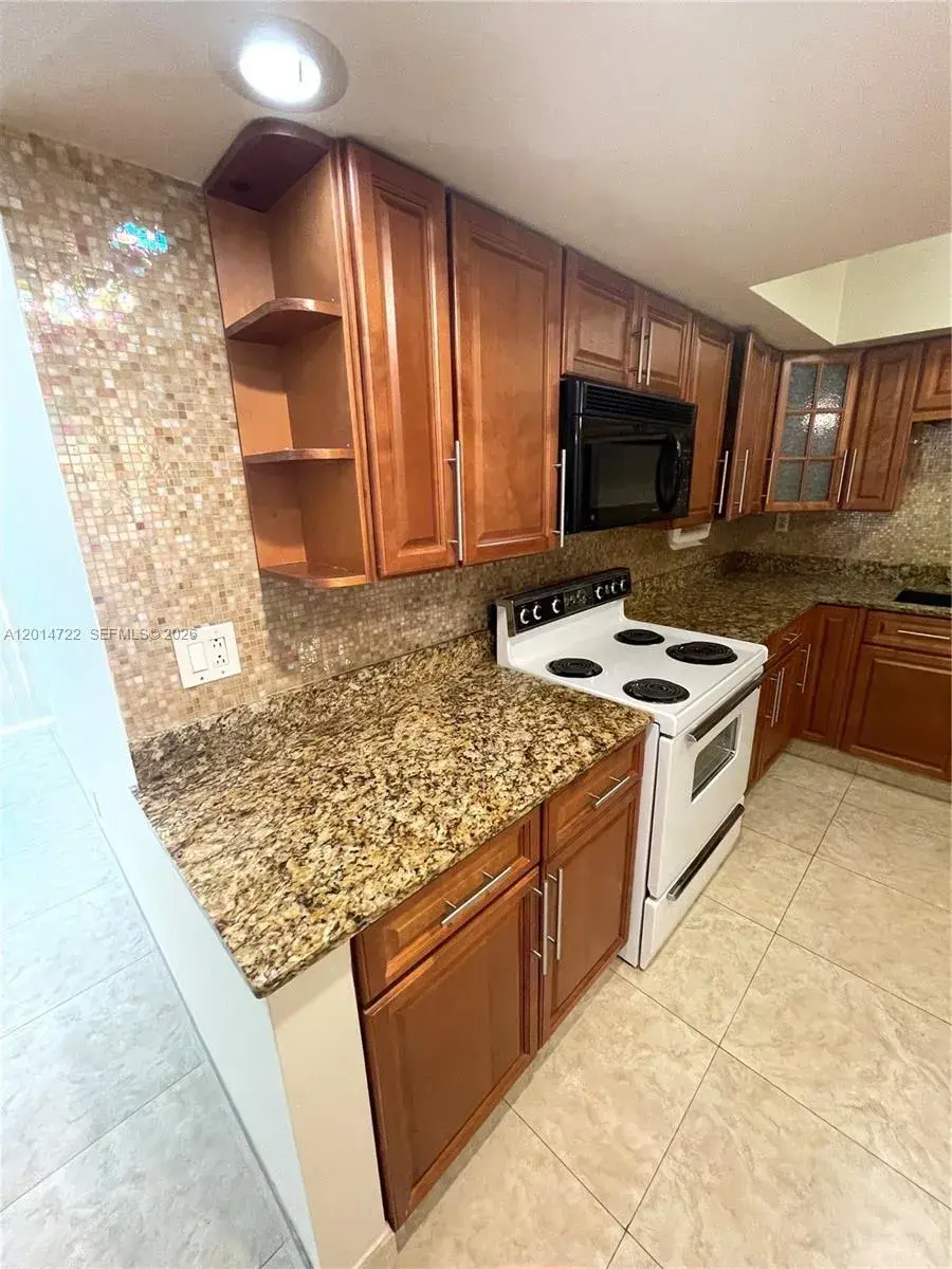 2000 Atlantic Shores Blvd # 118, Hallandale Beach FL 33009