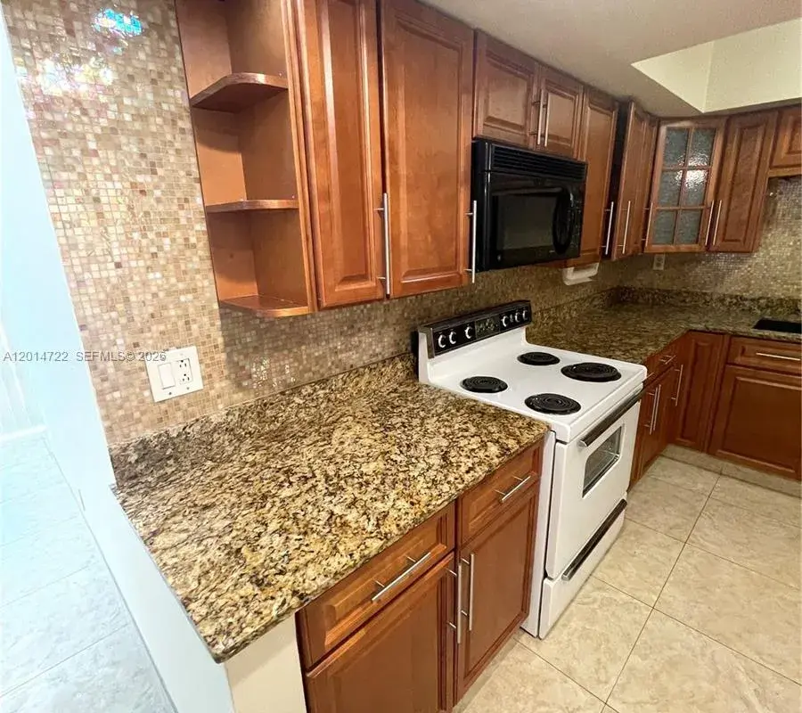 2000 Atlantic Shores Blvd # 118, Hallandale Beach FL 33009