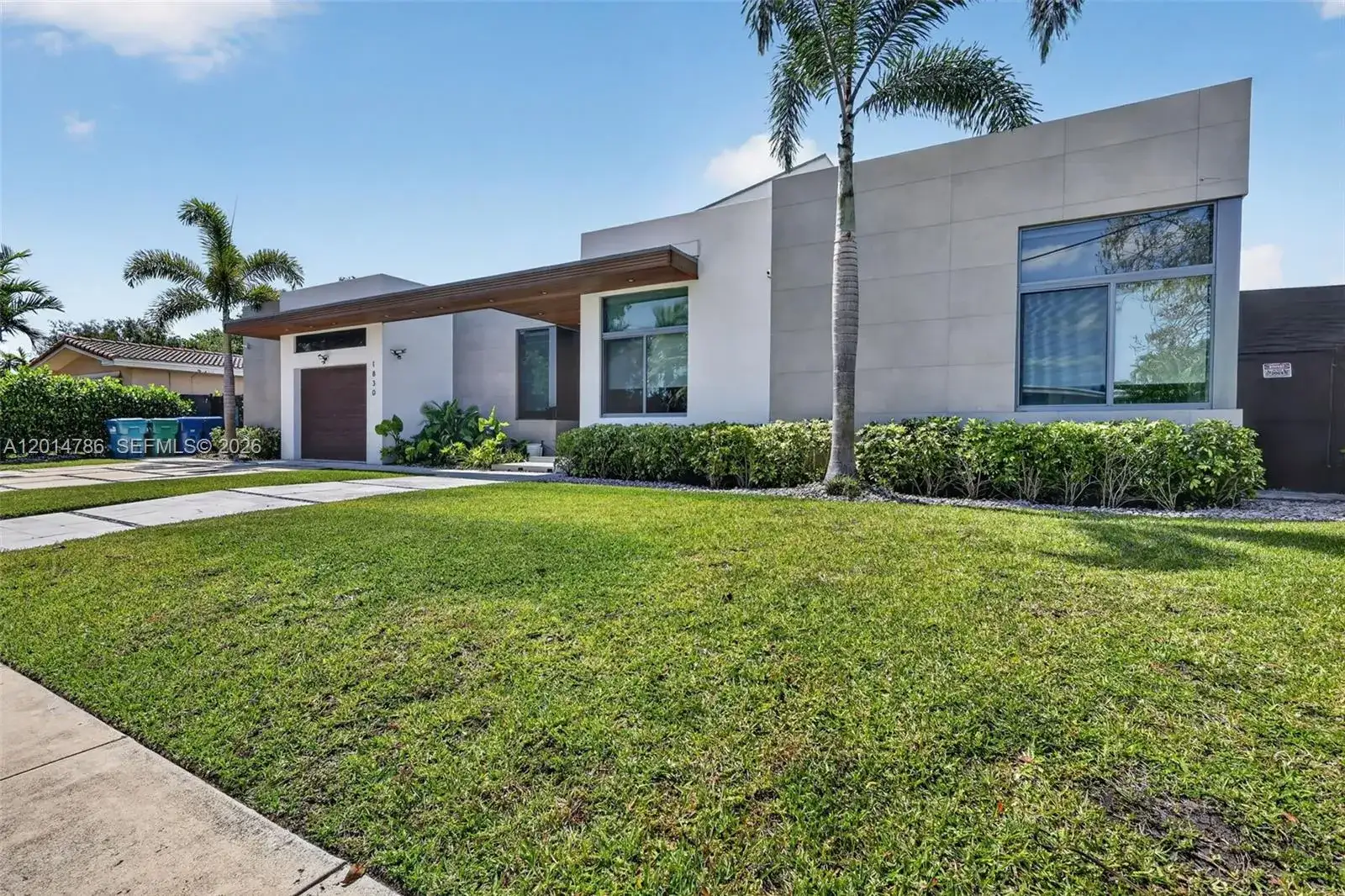1830 NE 193rd St, Miami FL 33179 photo 2