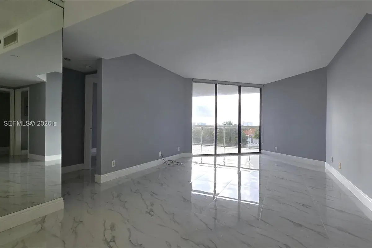 3610 Yacht Club Dr # 615, Aventura FL 33180