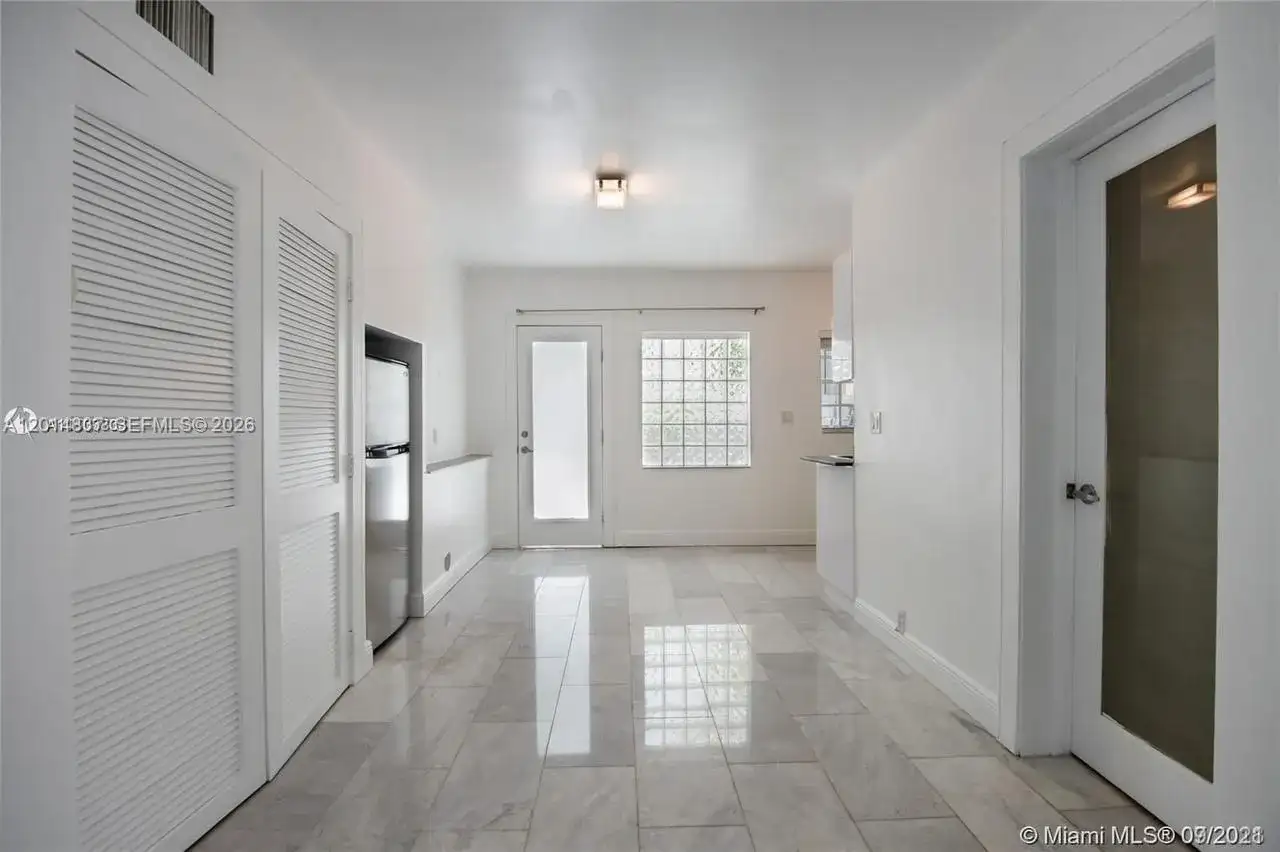 928 Jefferson Ave, Miami Beach FL 33139 photo 2