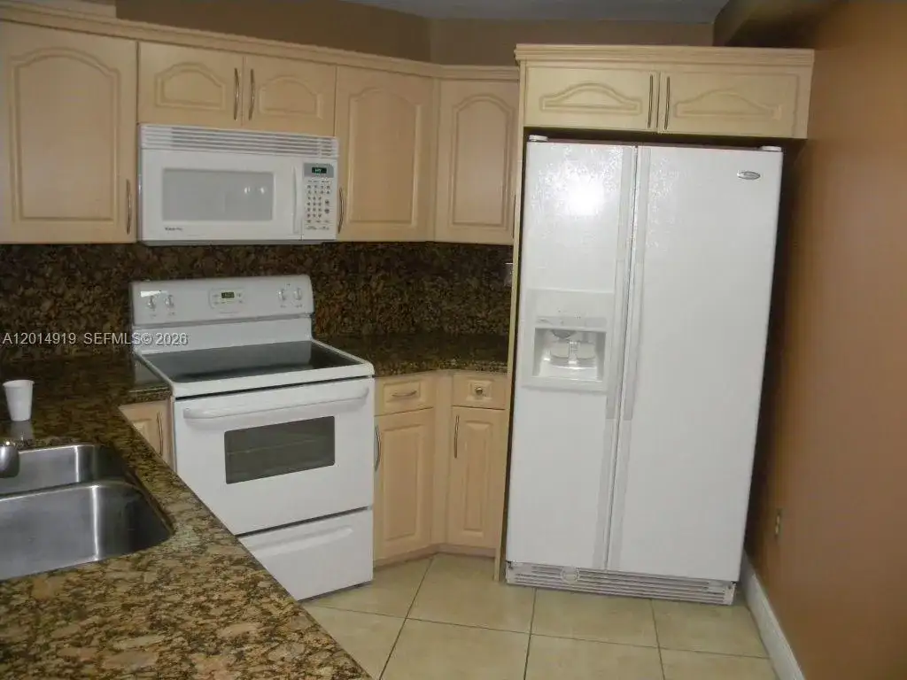 10249 NW 9th St Cir # 8, Miami FL 33172 photo 3