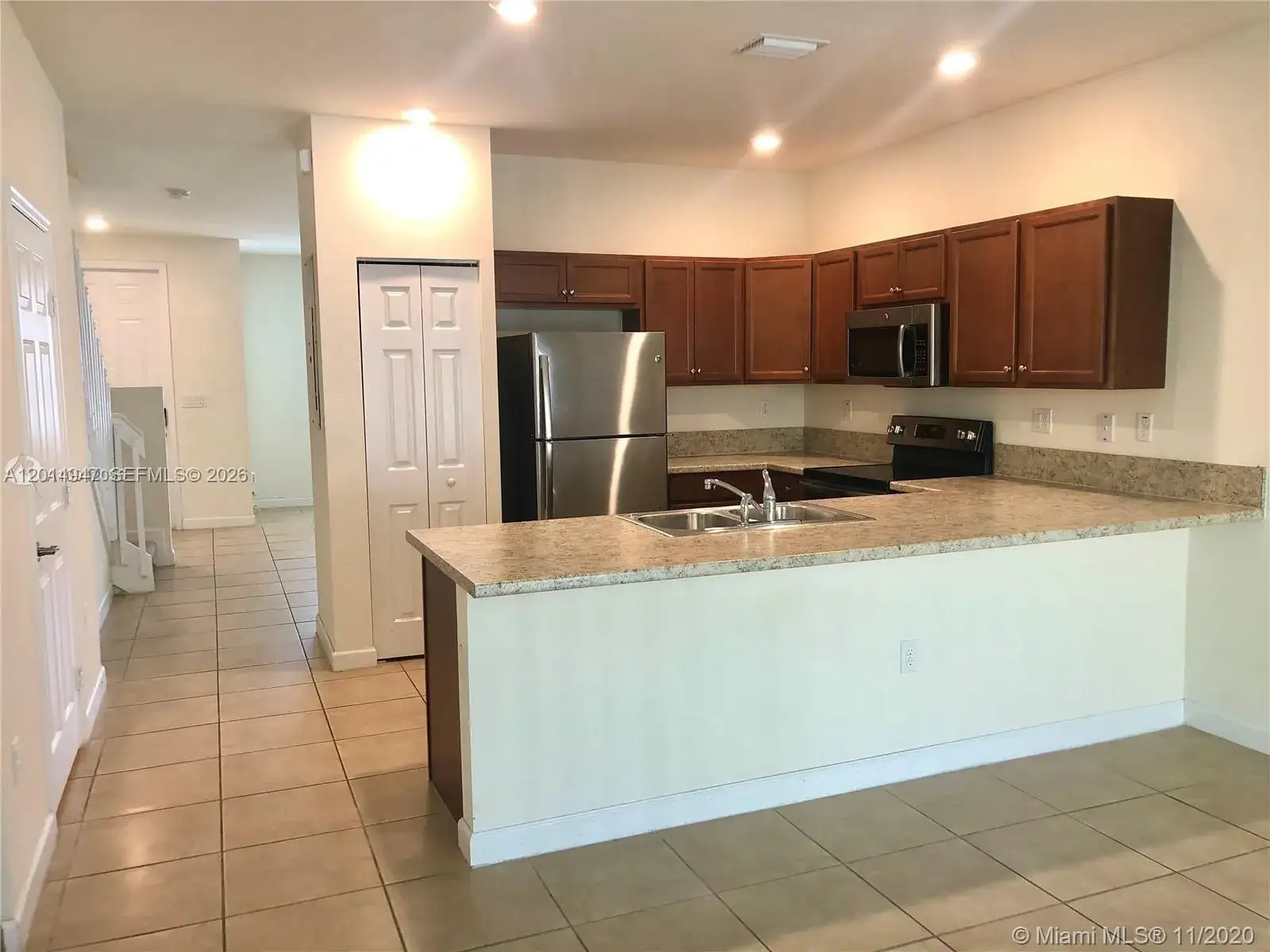 9213 W 33rd Way, Hialeah FL 33018 photo 3