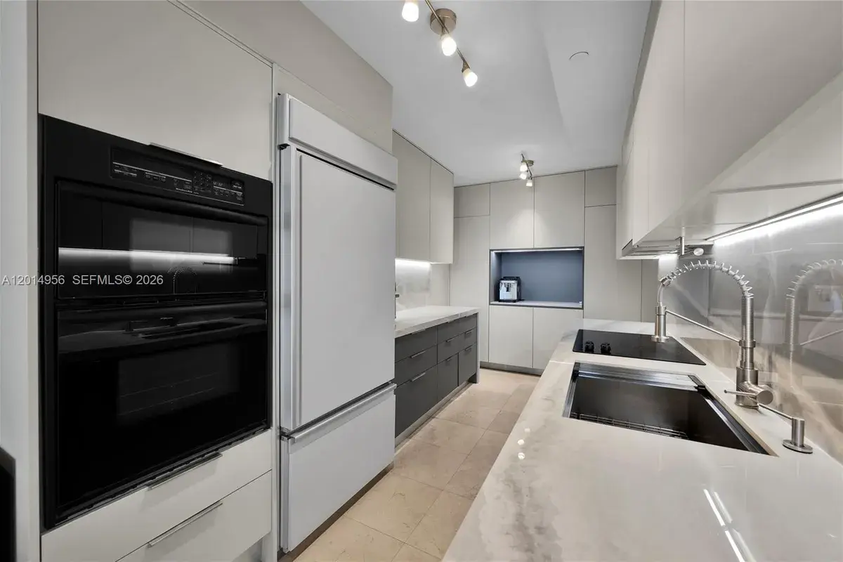 1800 S Ocean Dr # 2007, Hallandale Beach FL 33009