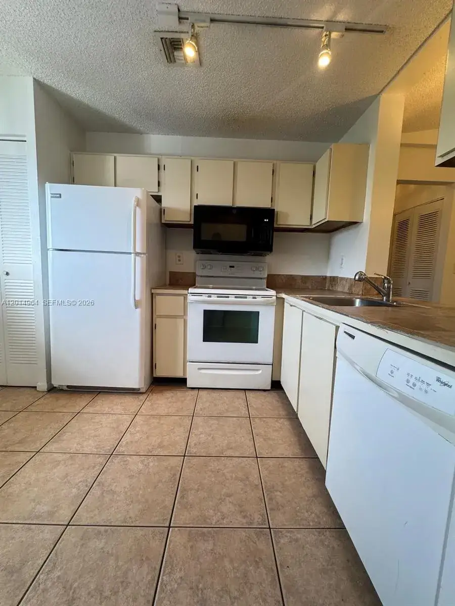 142 NW 60th Ave # 2, Margate FL 33063