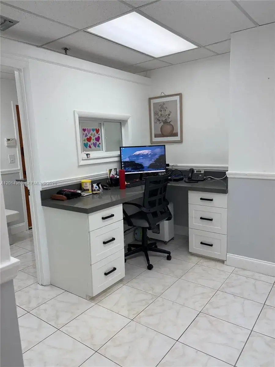 2100 W 76th St # 407, Hialeah FL 33016 photo 3