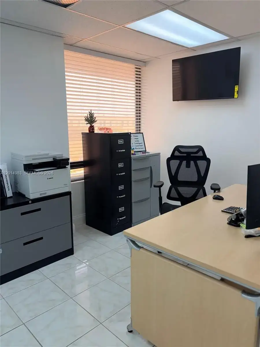 2100 W 76th St # 407, Hialeah FL 33016 photo 4