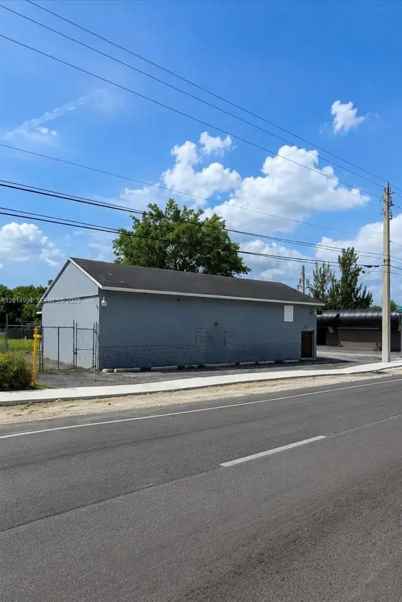 23095 S Dixie Hwy, Miami FL 33170 photo 3