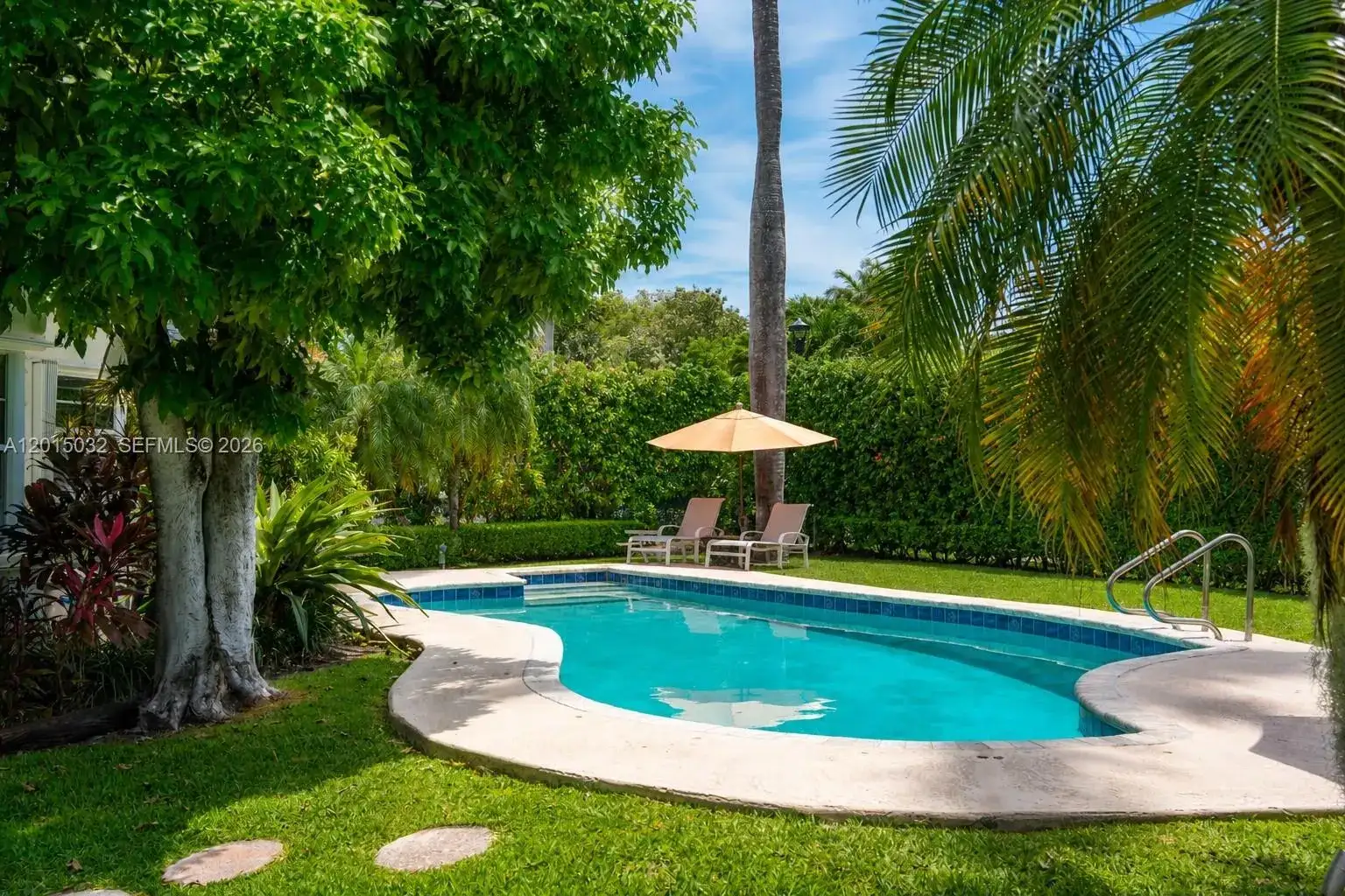 363 S Hibiscus Dr, Miami Beach FL 33139 photo 2