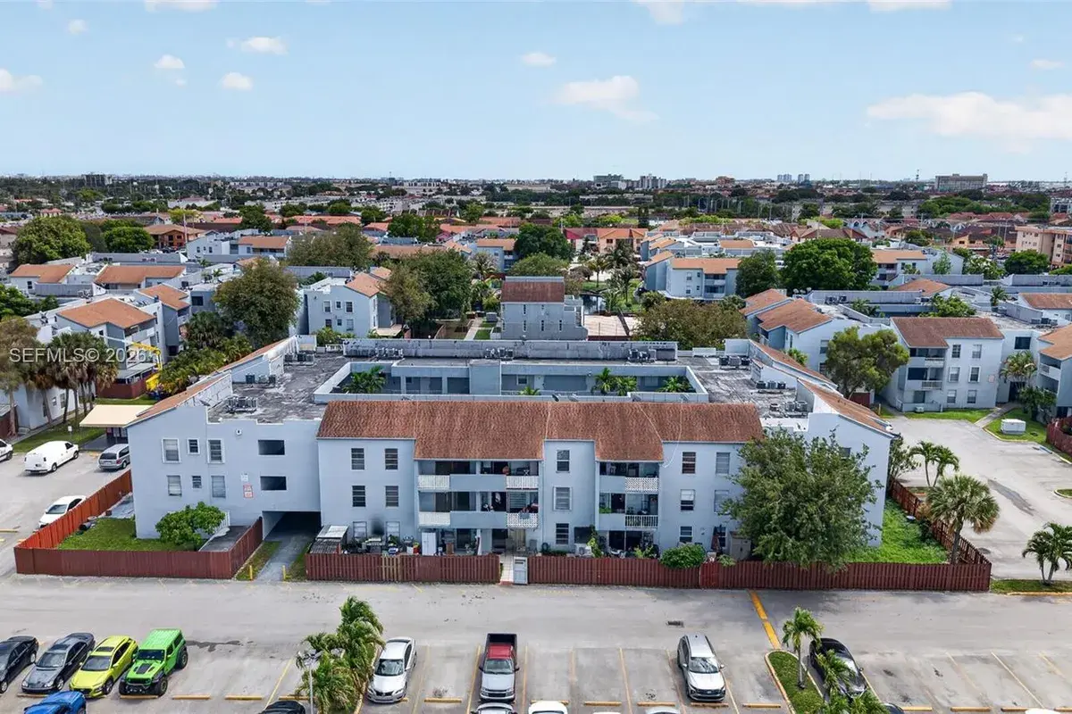 1755 W 60th St # D301, Hialeah FL 33012